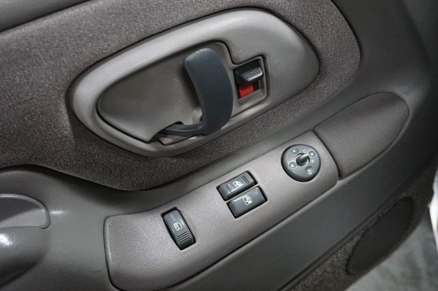 1997 GMC Sierra 1500 *Reg Cab Sportside 1500 SLE Z71 4WD* *1SC Pkg* *Cali-Truck*   - 22962614 - 83