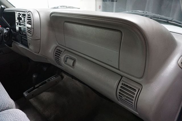 1997 GMC Sierra 1500 *Reg Cab Sportside 1500 SLE Z71 4WD* *1SC Pkg* *Cali-Truck*   - 22962614 - 92