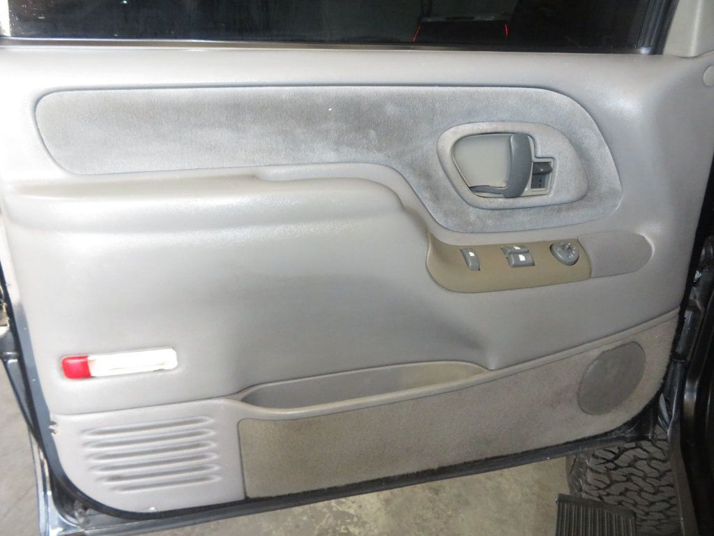 1997 Gmc Yukon 1500 photo 15