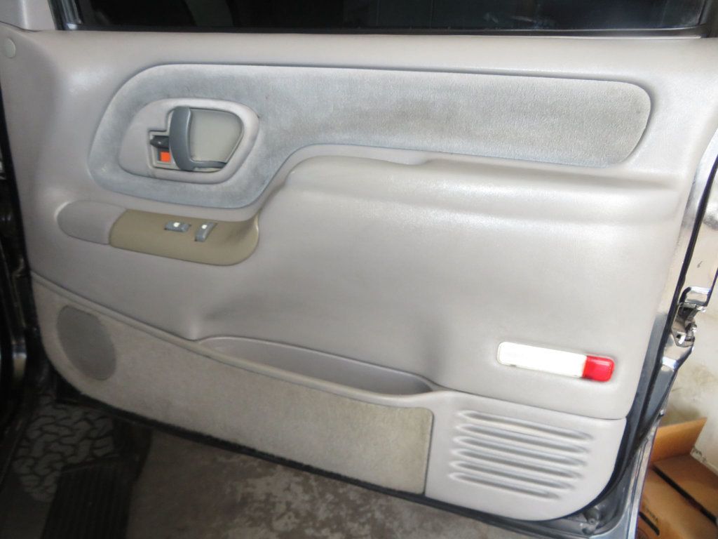 1997 Gmc Yukon 1500 photo 19