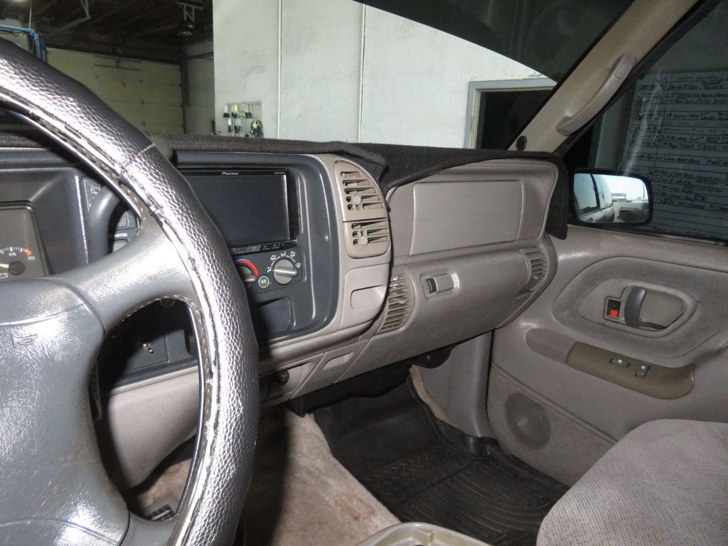 1997 Gmc Yukon 1500 photo 24