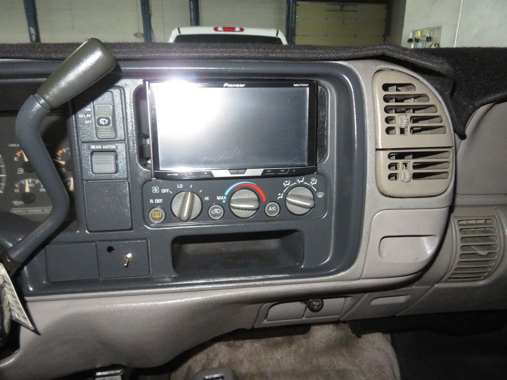 1997 Gmc Yukon 1500 photo 25