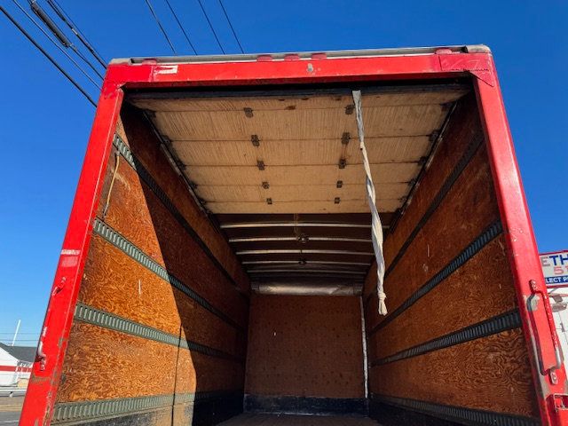 1997 Isuzu FTR 18 FOOT BOX TRUCK WITH LIFTGATE NON CDL MULTIPLE USES - 22237792 - 38
