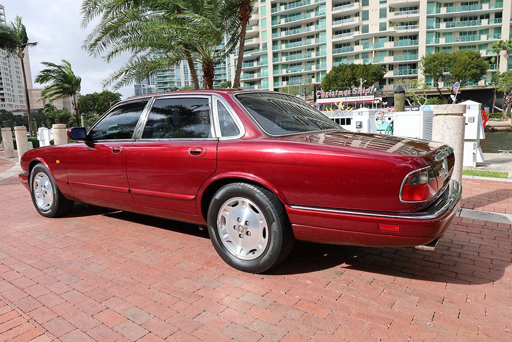 1997 Jaguar XJ 4dr Sedan - 22959972 - 17