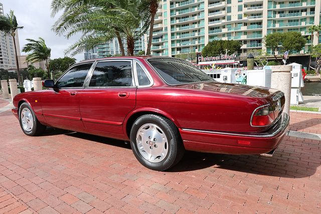 1997 Jaguar XJ 4dr Sedan - 22959972 - 17
