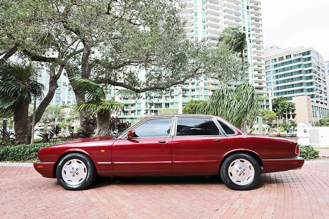 1997 Jaguar XJ 4dr Sedan - 22959972 - 56