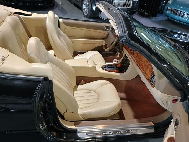 1997 Jaguar XK8 2dr Convertible - 23004610 - 31