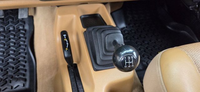 1997 Jeep Wrangler Lifted NEW TIRES 5 Speed MANUAL VERY LOW Miles RARE 615-300-6004 - 22990349 - 25