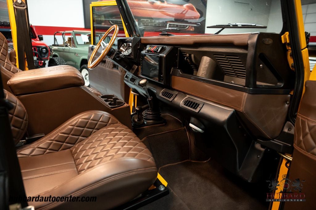 1997 Land Rover Defender 110  - 22985912 - 25