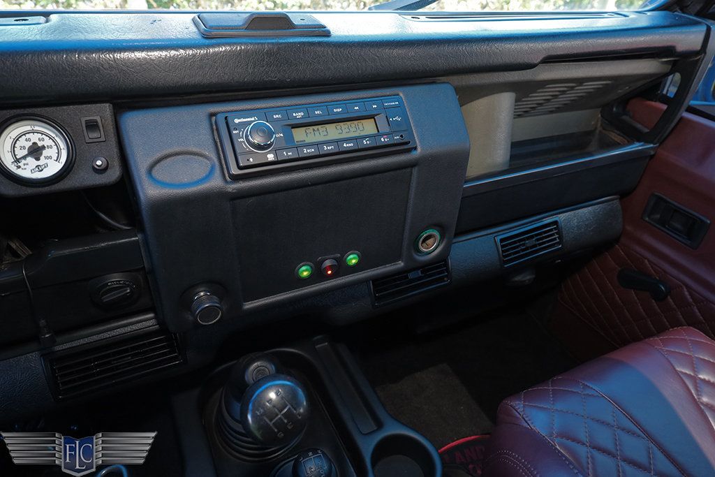 1997 Land Rover Defender 110  - 23082199 - 24