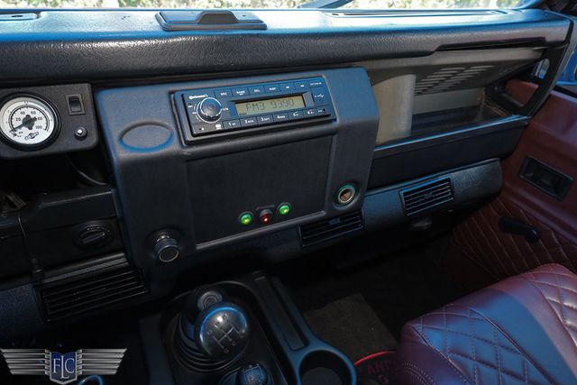 1997 Land Rover Defender 110  - 23082199 - 24