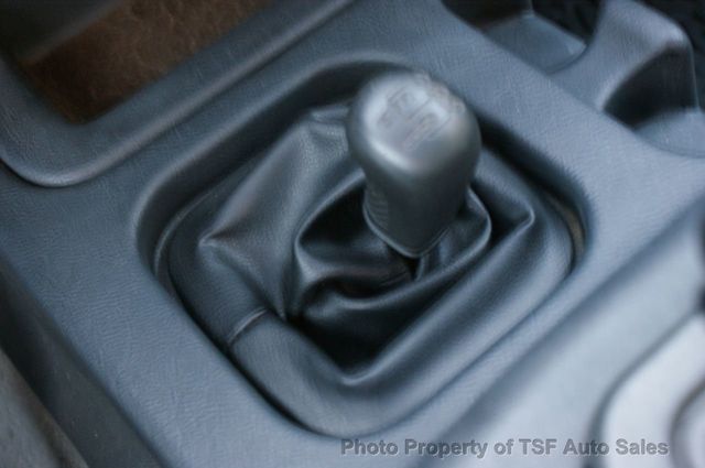 1997 Land Rover Defender 90 2dr Station Wagon Hard-Top ORIGINAL PAINT PRESTINE CONDITION - 15494167 - 45