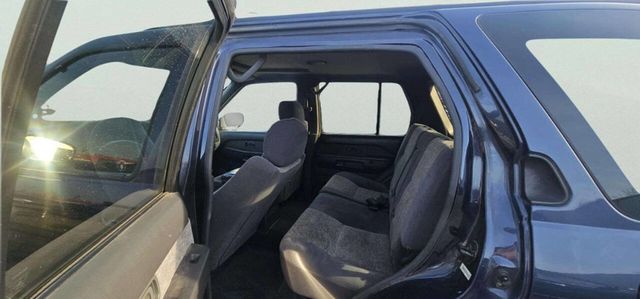 1997 Nissan Pathfinder 4dr SE Automatic 4WD - 23006776 - 5