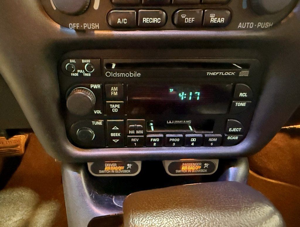 1997 Oldsmobile Cutlass Supreme SL - 22962585 - 16