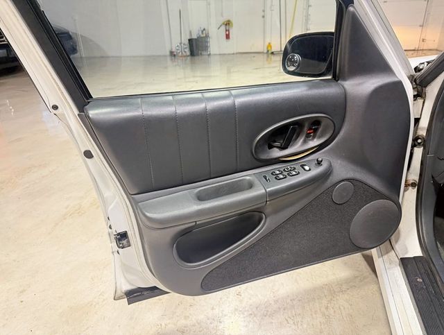 1997 Oldsmobile Cutlass Supreme SL - 22962585 - 23