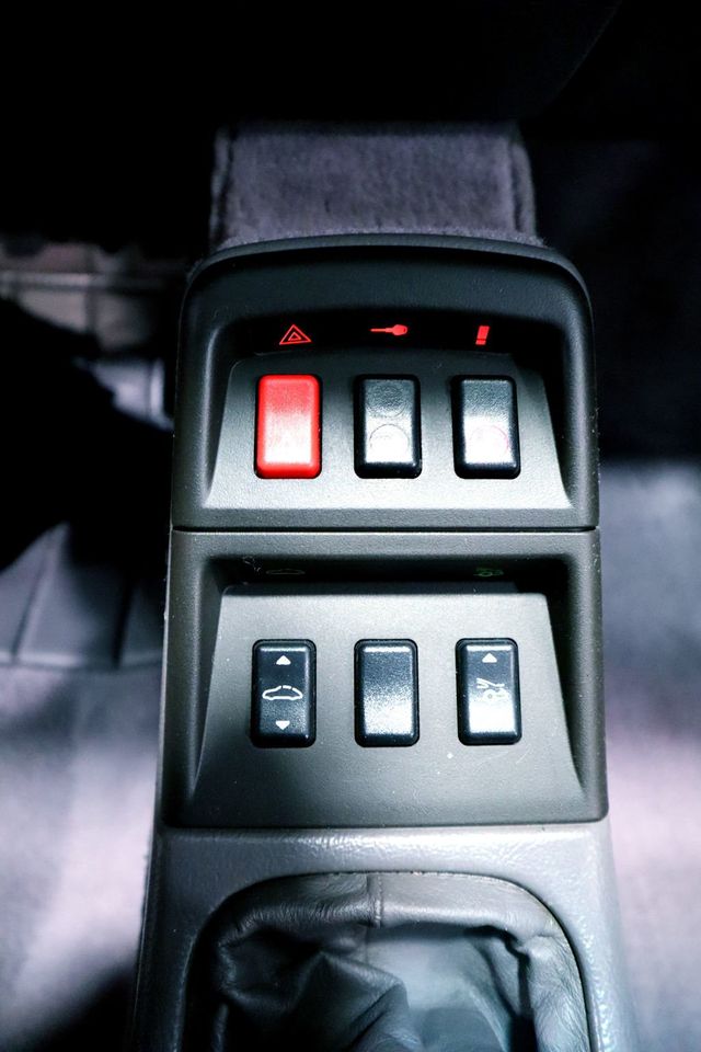 1997 Porsche CARRERA 4S (993) ARCTIC SILVER...35K Miles...1997 993 4S!!  - 22680259 - 33