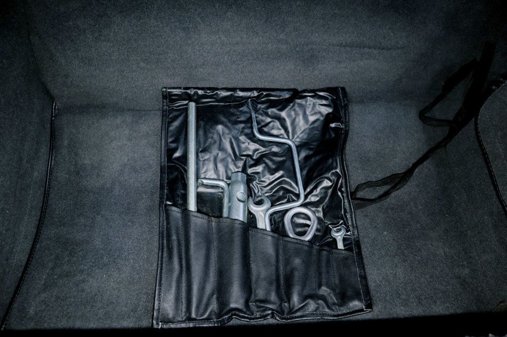 1997 Porsche CARRERA 4S (993) ARCTIC SILVER...35K Miles...1997 993 4S!!  - 22680259 - 36