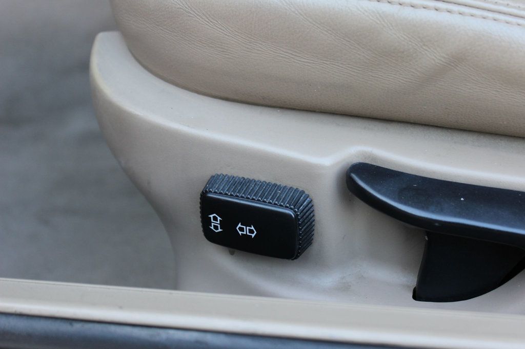 1998 BMW 3 Series Z3  Roadster - 23009560 - 25