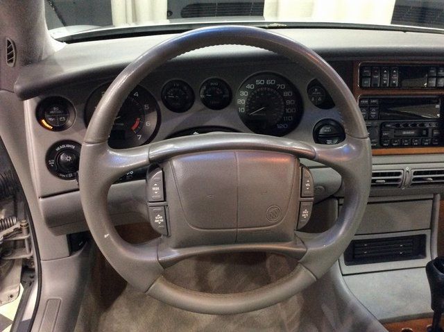 1998 Buick Riviera Base Trim - 22327505 - 10