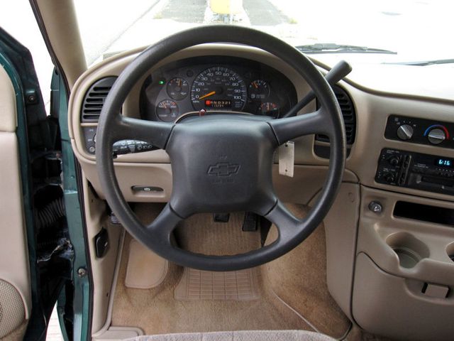 1998 Chevrolet Astro Passenger Ext 111" WB AWD - 23087538 - 18