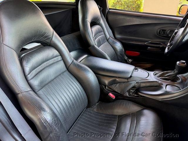 1998 Chevrolet Corvette Coupe Targa Roof - 22877624 - 11
