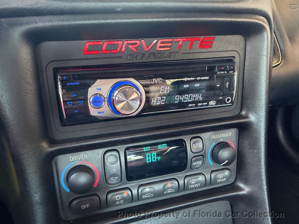 1998 Chevrolet Corvette Coupe Targa Roof - 22877624 - 37