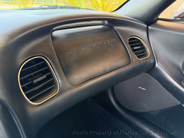 1998 Chevrolet Corvette Coupe Targa Roof - 22877624 - 40