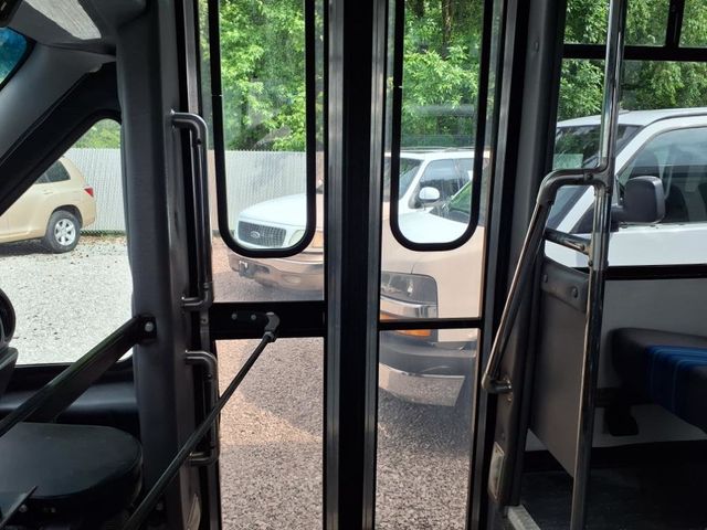 1998 Ford ECONOLINE E350 CUTAWAY VAN - 22871761 - 15