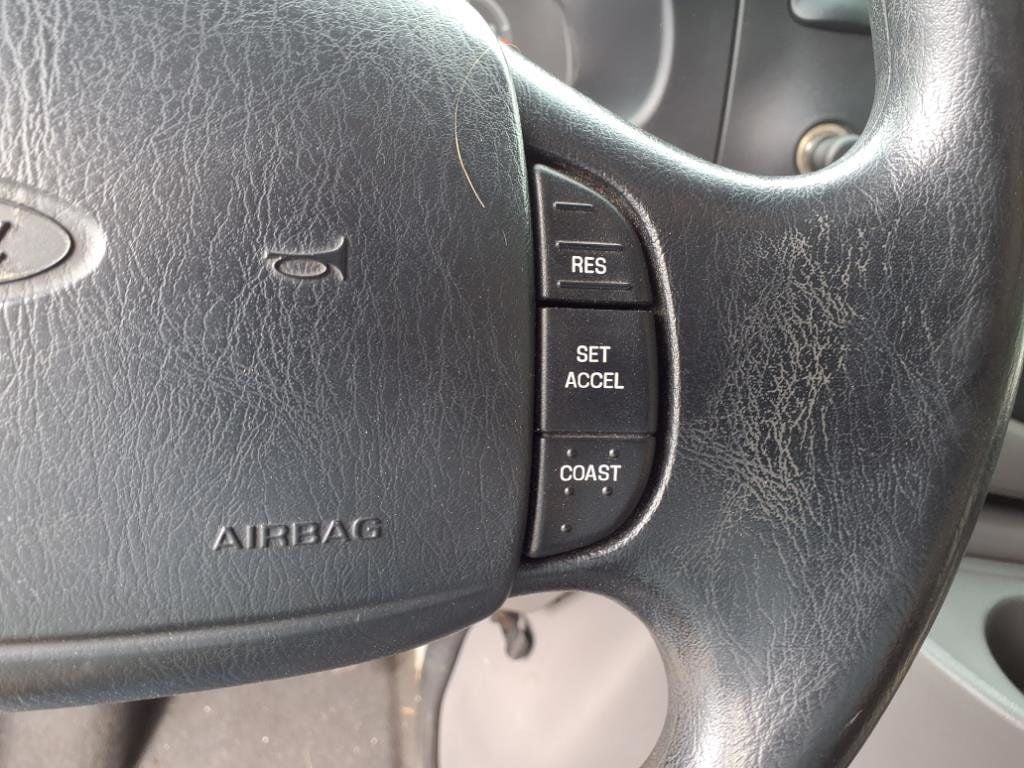 1998 Ford Econoline E350 Cargo Cutaway - 22871761 - 9