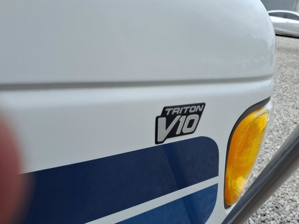 1998 Ford Econoline E350 Cargo Cutaway - 22871761 - 17