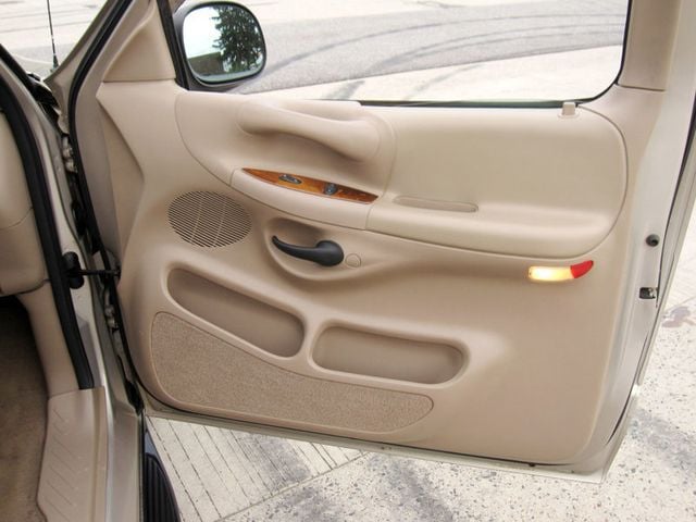 1998 Ford F-150 Reg Cab 139" Lariat - 23074698 - 33