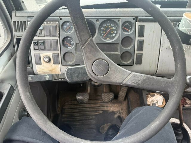 1998 Freightliner FL60 LANDSCAPE TRUCK WITH LIFTGATE FINANCING AVAILABLE - 22880936 - 9