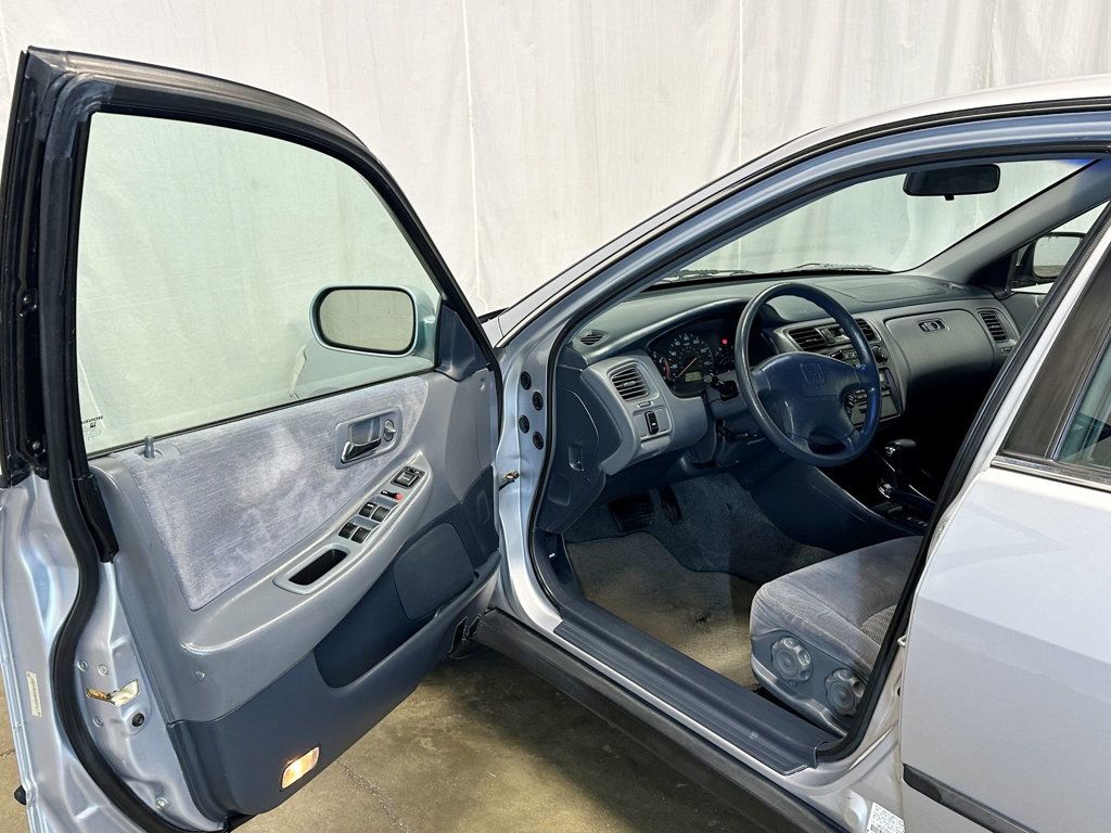 1998 Honda Accord Sedan 4dr Sedan LX Automatic - 23054434 - 14