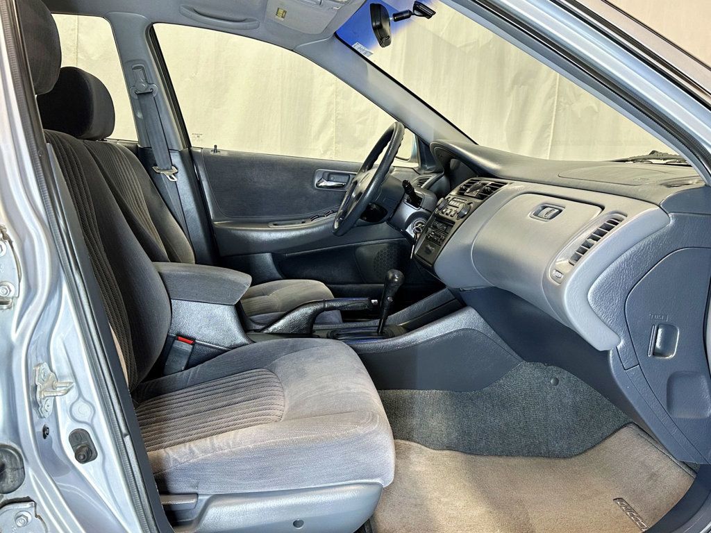 1998 Honda Accord Sedan 4dr Sedan LX Automatic - 23054434 - 17
