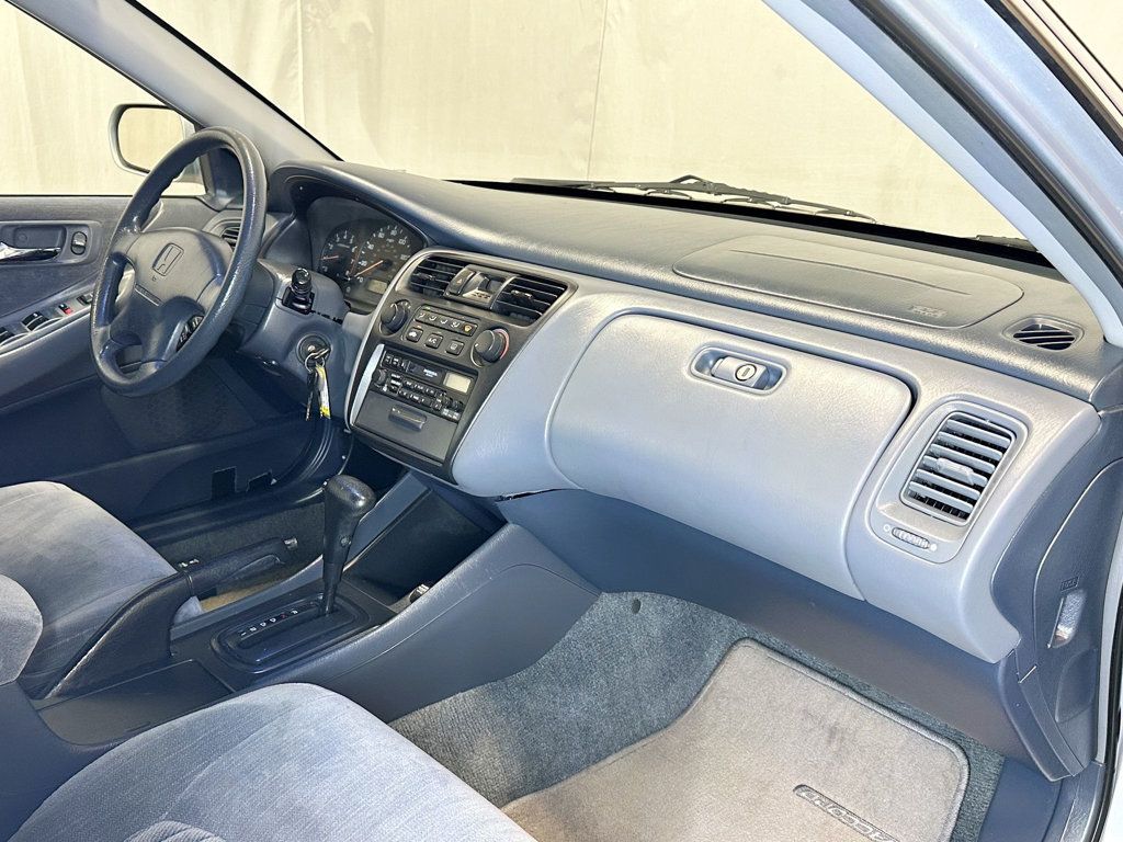 1998 Honda Accord Sedan 4dr Sedan LX Automatic - 23054434 - 21