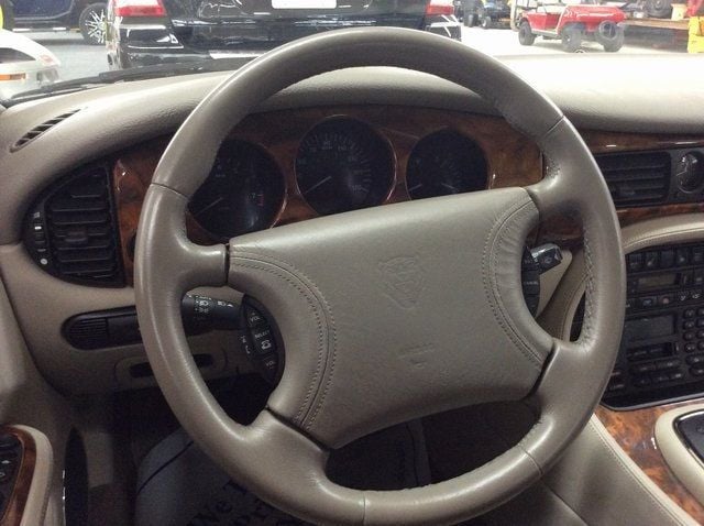 1998 Jaguar XJ 4dr Sedan - 22891956 - 10