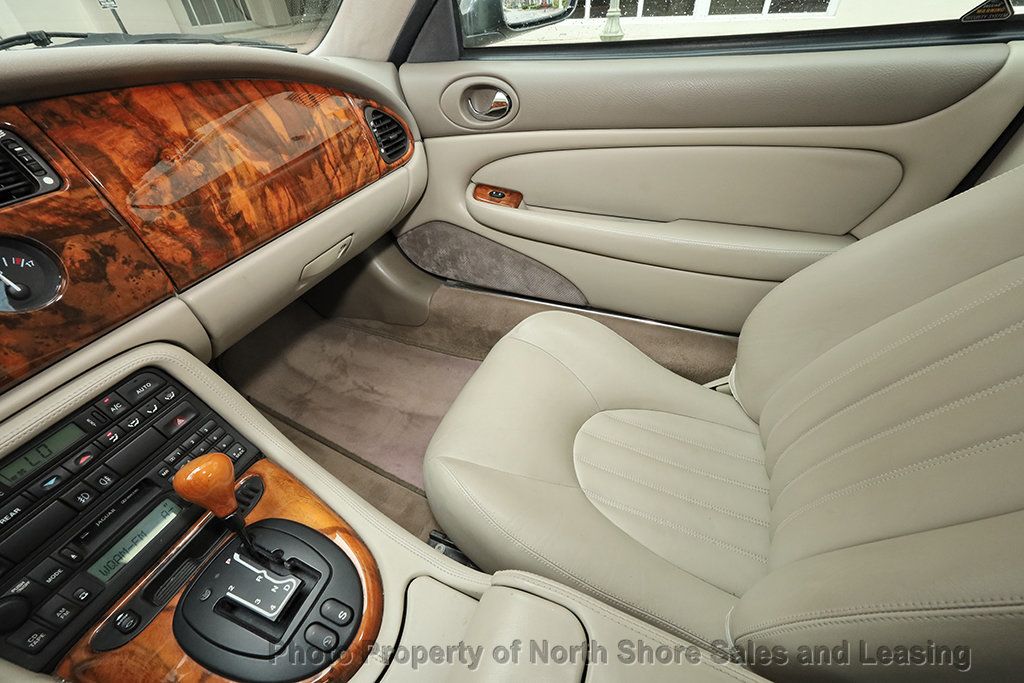 1998 Jaguar XK8 2dr Convertible - 22971459 - 31