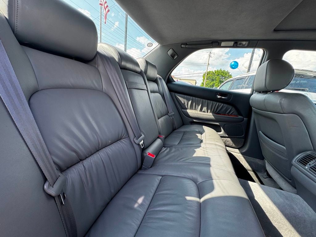 1998 Lexus LS 400 LS 400 Luxury Sedan - 23064322 - 17