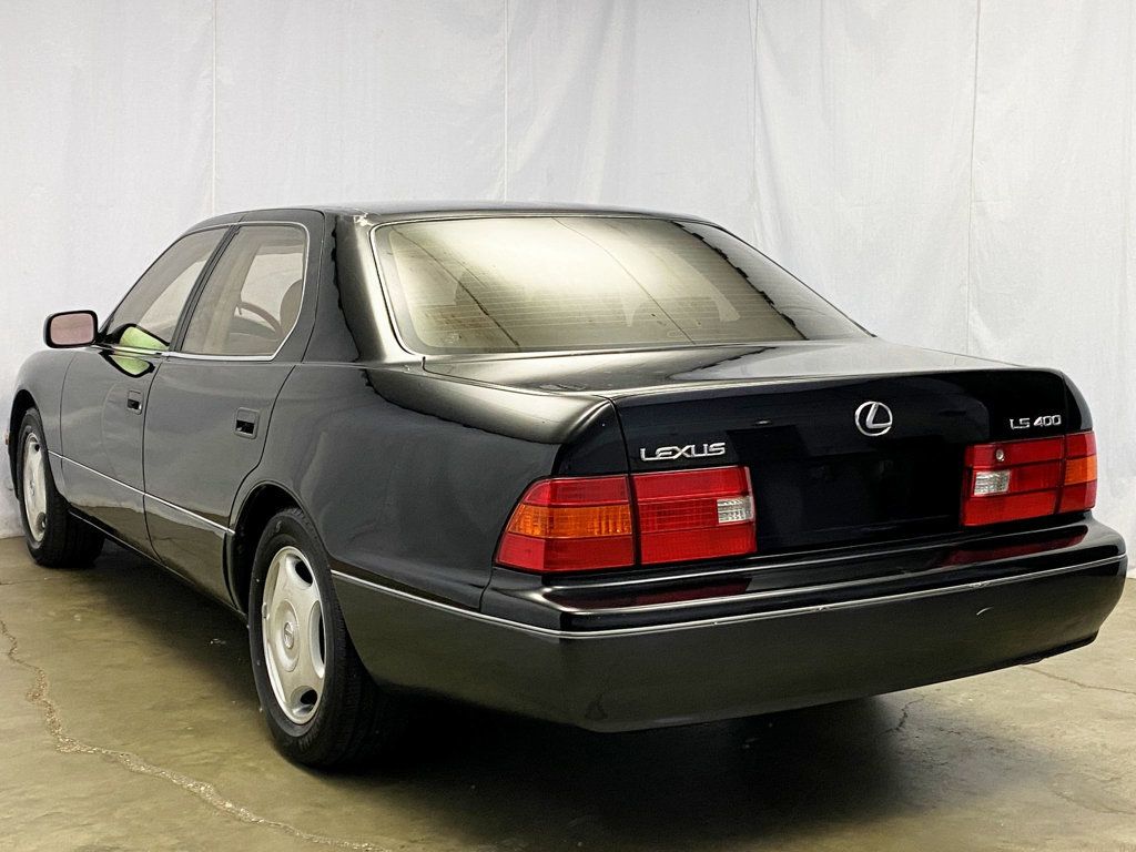 1998 Lexus LS 400 Luxury photo 3