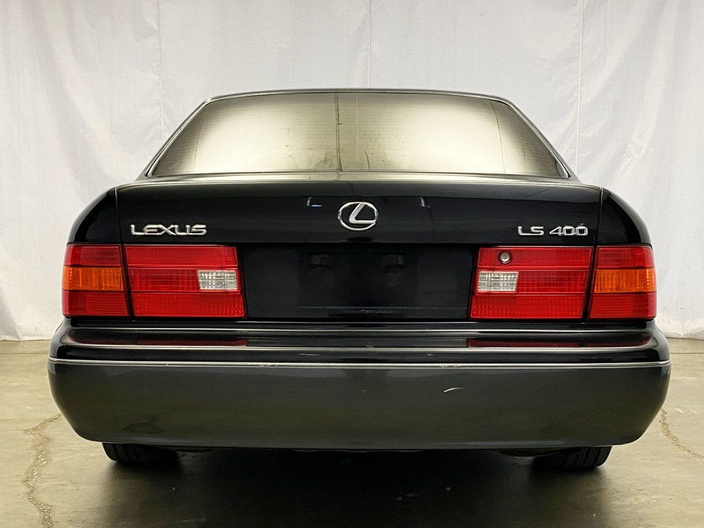 1998 Lexus LS 400 Luxury photo 4