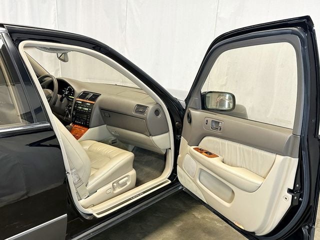 1998 Lexus LS 400 Luxury Sdn 4dr Sedan - 23048883 - 16
