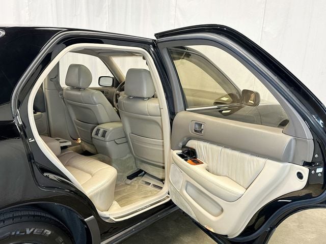 1998 Lexus LS 400 Luxury Sdn 4dr Sedan - 23048883 - 32