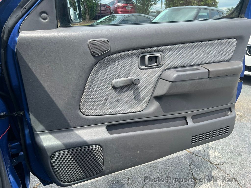 1998 Nissan Frontier 2WD XE Reg Cab Automatic - 22857786 - 9
