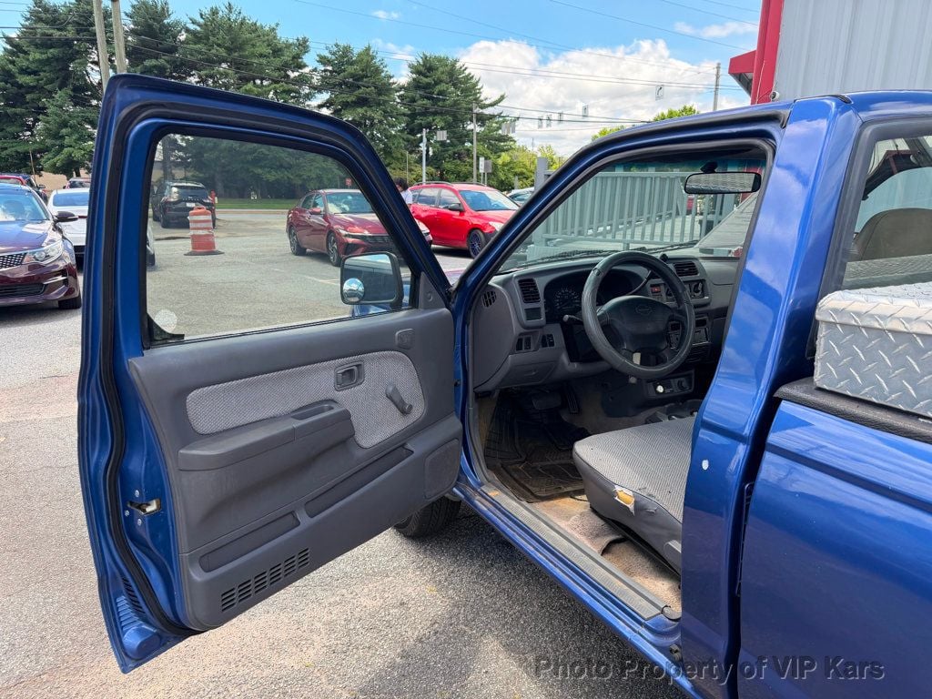 1998 Nissan Frontier 2WD XE Reg Cab Automatic - 23044423 - 9