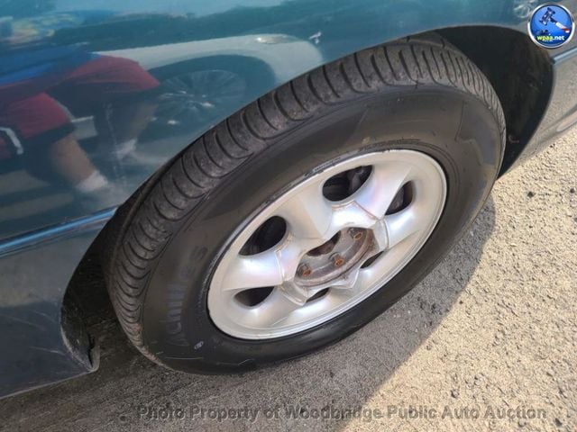 1998 Oldsmobile Aurora 4dr Sedan - 22934370 - 13