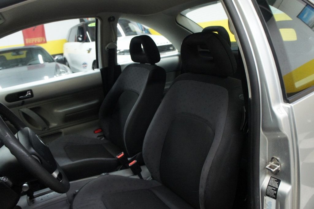 1998 Volkswagen New Beetle Low Mileage!  - 22905486 - 24