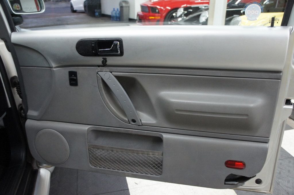 1998 Volkswagen New Beetle Low Mileage!  - 22905486 - 28