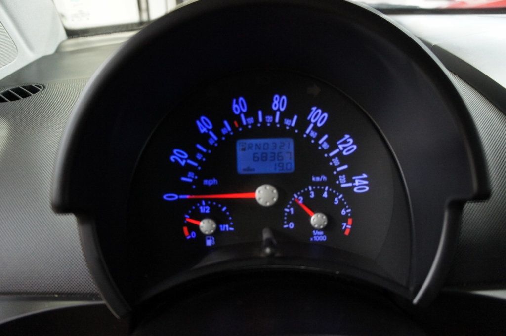 1998 Volkswagen New Beetle Low Mileage!  - 22905486 - 30