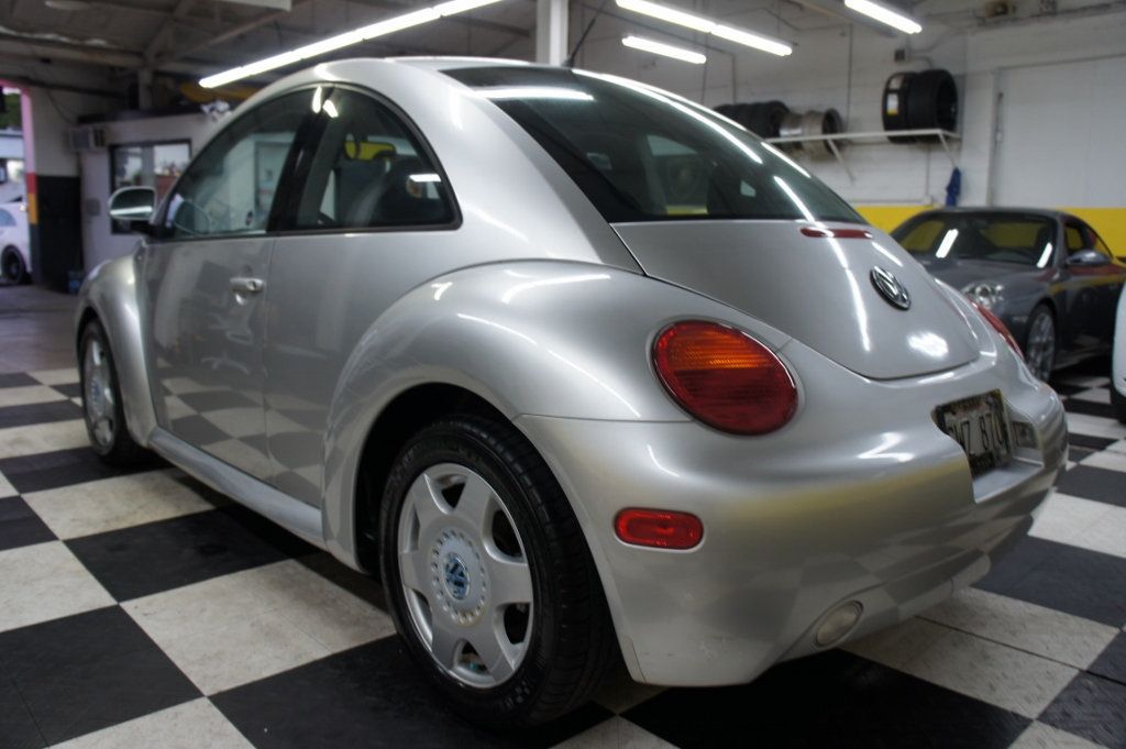 1998 Volkswagen New Beetle Low Mileage!  - 22905486 - 5