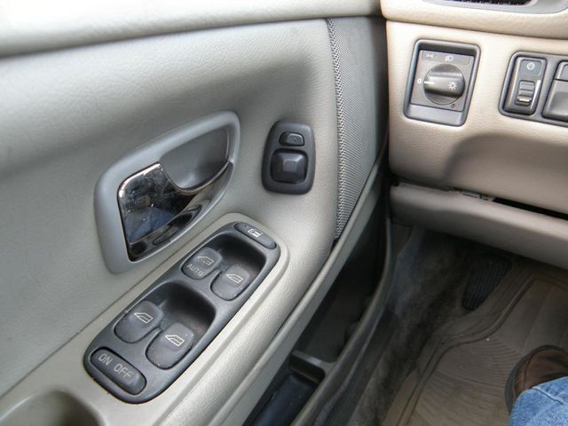 1998 Volvo S70 Base Trim - 22918909 - 11